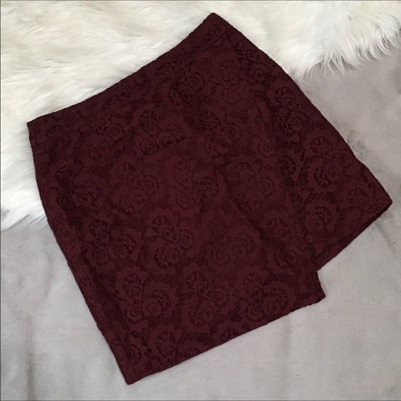 Madewell Asymmetrical Lace burgundy skirt - Picture 3 of 8